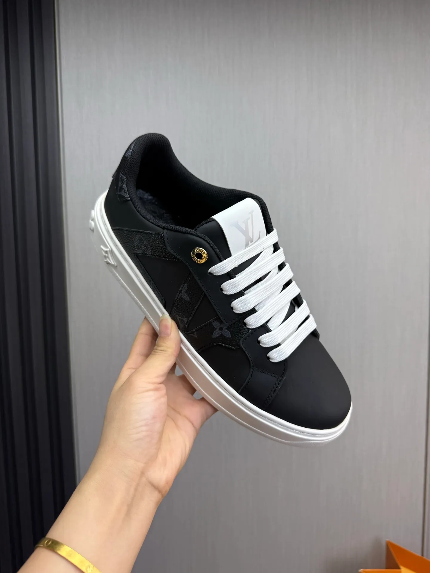 Men's shoes 💰520💰 LOUIS VUITTON [Luden Yiwei] The new trendy Lv is on the market 🎁, casual and fashionable men's shoes 👟 The upper is made of imported silk cowhide + cowhide mesh lining, the original wear-resistant rubber outsole, the version is simple and elegant, exclusive for trendy men. 38-44